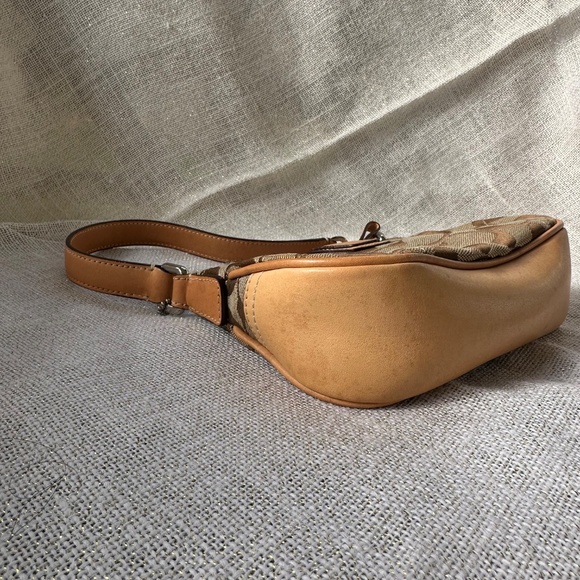 Coach Y2K Mini Soho Buckle Bag (E3U-6362) - Picture 4 of 15